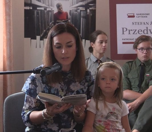 PRZEDWIOŚNIA NASTAŁ CZAS – NARODOWE CZYTANIE W MIECHOCINIE