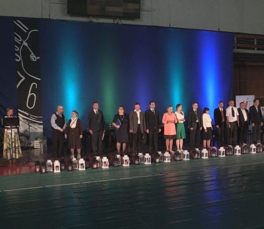 PRZEGLĄD TWÓRCZOŚCI ARTYSTYCZNEJ – ŚRODOWISKOWE DOMY SAMOPOMOCY NA SCENIE