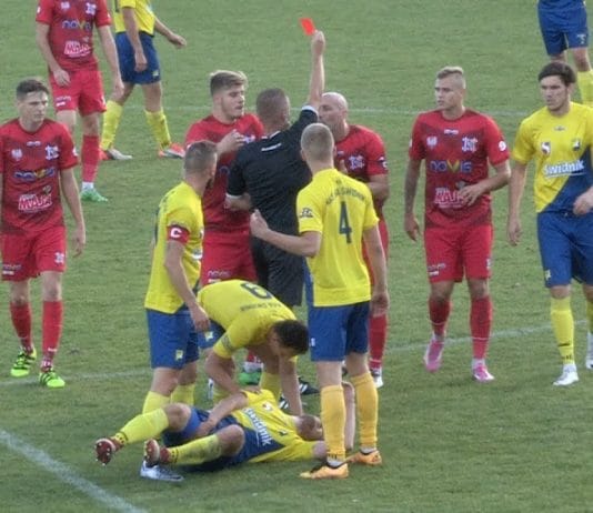 BŁĘDY POGRĄŻYŁY WISŁĘ SANDOMIERZ – TRZY PUNKTY DLA AVII ŚWIDNIK