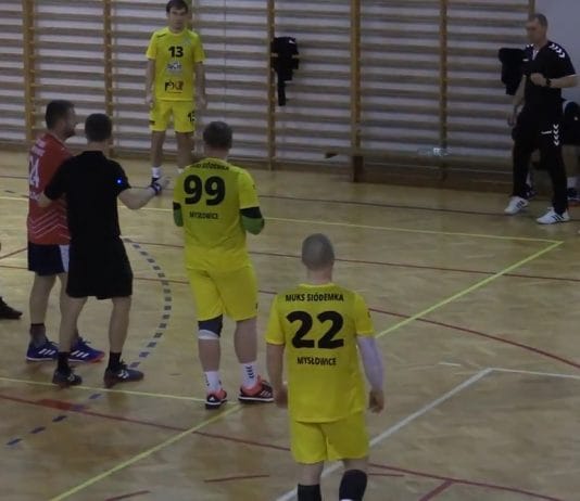 CIĘŻKA PRZEPRAWA WISŁY SANDOMIERZ – MUKS SIÓDEMKA MYSŁOWICE POKONANA!