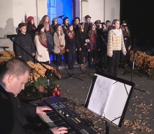 „JESZCZE ZIEMIĘ PRZEŻEGNAŁEŚ RĘKĄ…” – ZADUSZKI W MIECHOCINIE