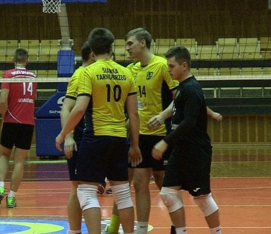 PEWNA WYGRANA SIATKARZY SIARKI – SPARTAKUS ADAMÓWKA POKONANY