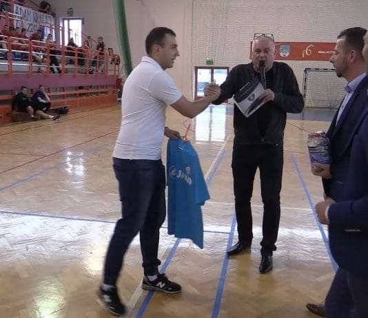 KIBICE NIOSĄ POMOC NA ŚWIĘTA – III WIŚLACKA GWIAZDKA