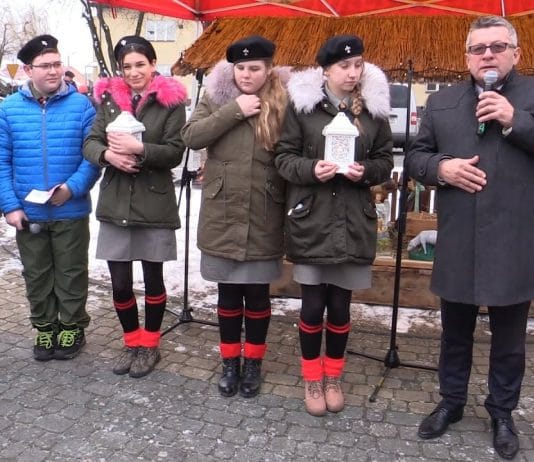 ŚWIĘTOWALI I NIEŚLI POMOC – GMINNA WIGILIA W GRĘBOWIE