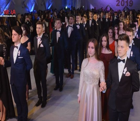 POLONEZ W „KOPERNIKU” – UROCZYSTY BAL MATURALNY