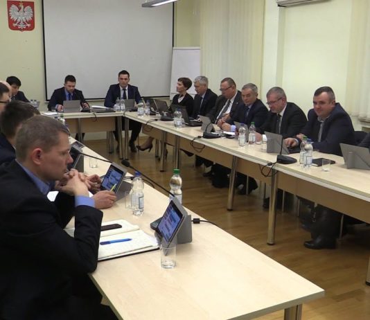 UCHWALILI BUDŻET KOMPROMISÓW – JAKIE PLANY W GMINIE NOWA DĘBA?