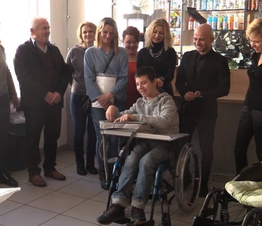 SPEŁNIAJĄ MARZENIA KACPERKA – TAK DZIAŁA MAGIA CHOINKI ŻYCZEŃ