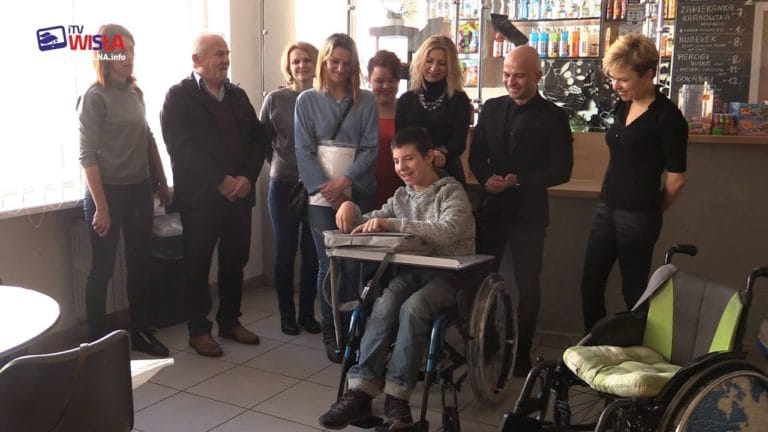 SPEŁNIAJĄ MARZENIA KACPERKA – TAK DZIAŁA MAGIA CHOINKI ŻYCZEŃ