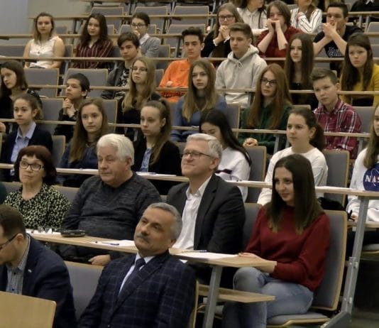 POTYCZKA Z GRAMATYKĄ I ORTOGRAFIĄ – MIEJSKIE DYKTANDO W TARNOBRZEGU