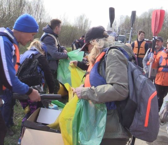 WIELKIE WIOSENNE SPRZĄTANIE – MIŁOŚNICY WISŁY ZBIERALI ŚMIECIE