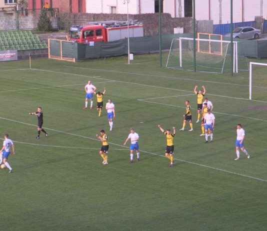 PIŁKARZE SIARKI WYRWALI TRZY PUNKTY – CENNA WYGRANA Z OLIMPIĄ ELBLĄG!