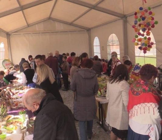 ŚWIĄTECZNE DANIA I PIĘKNE RĘKODZIEŁO – KOLOROWY FESTIWAL W GORZYCACH