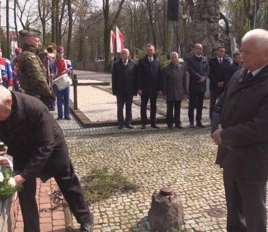 WSPOMNIENIE OFIAR KATYNIA – LEKCJA PATRIOTYZMU W SANDOMIERZU