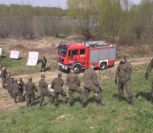 WSPÓLNE ĆWICZENIA PRZECIWPOWODZIOWE – WSPÓŁPRACA TERYTORIALSÓW I STRAŻAKÓW
