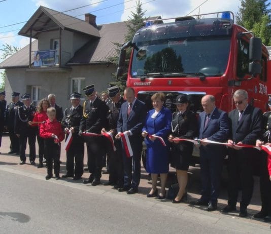 SAMOCHÓD POŚWIĘCONY I PRZEKAZANY – NOWY POJAZD DLA OSP ŚLĘZAKI