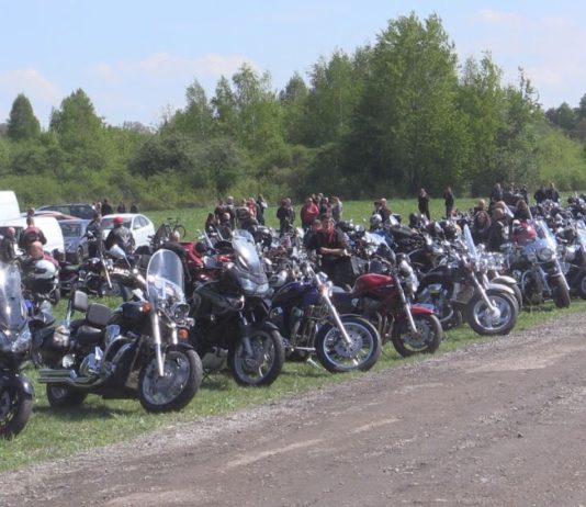 EFEKTOWNE ROZPOCZĘCIE SEZONU – MOTOCYKLIŚCI OPANOWALI TARNOBRZEG