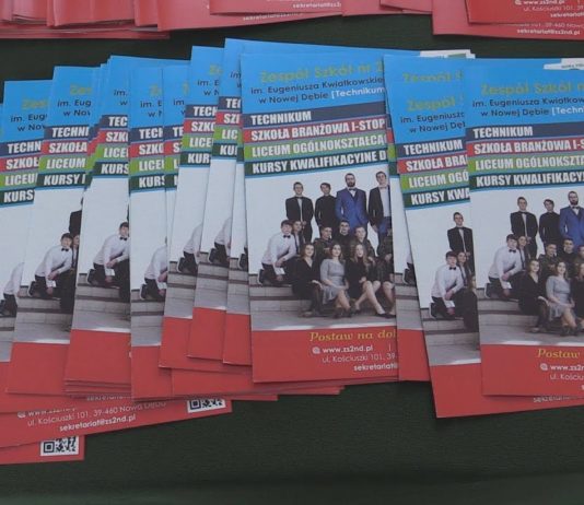 W NOWEJ DĘBIE OTWORZYLI DRZWI – OFERTA ZESPOŁU SZKÓŁ NR 2