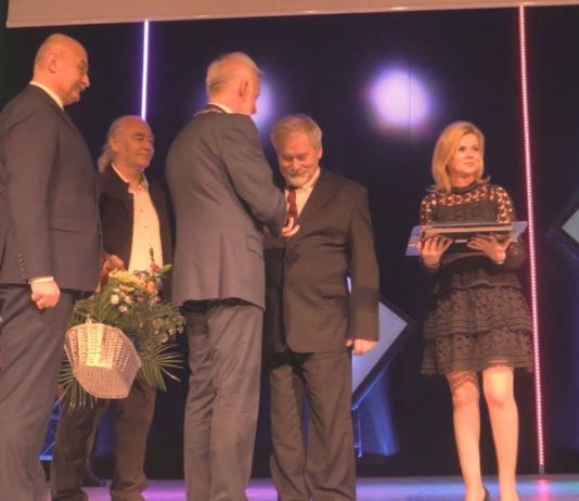 WYRÓŻNILI ZASŁUŻONYCH – UROCZYSTA SESJA W TARNOBRZEGU