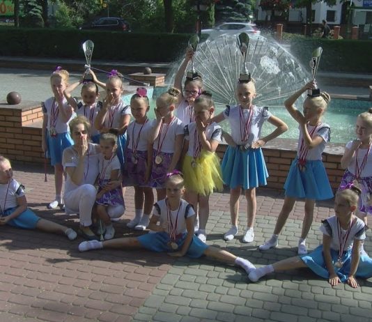 MAŻORETKI W PEŁNYM BLASKU – WIELKA PASJA I SUKCESY