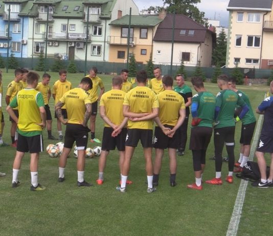 PIŁKARZE SIARKI TRENUJĄ – GRZEGORZ OPALIŃSKI NOWYM TRENEREM