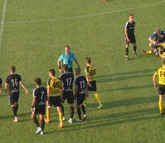 PIERWSZA PORAŻKA PIŁKARZY SIARKI – WYGRANA WZMOCNIONYCH REZERW KORONY