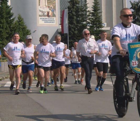 ZDOBYLI JASNĄ GÓRĘ – BIEGOWA PIELGRZYMKA DO CZĘSTOCHOWY