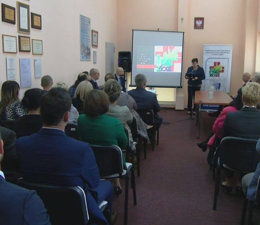 NOWA DĘBA: OCENILI DZIAŁANIE CENTRUM ZDROWIA PSYCHICZNEGO