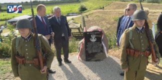 UPAMIĘTNILI LEGENDARNĄ PRZEPRAWĘ – UROCZYSTOŚCI PATRIOTYCZNE W BARANOWIE SANDOMIERSKIM