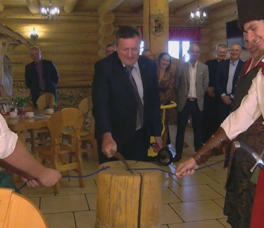 DBAJĄ O SZLACHECKĄ TRADYCJĘ – WYJĄTKOWA IZBA OFICJALNIE OTWARTA