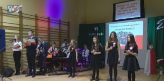 GRALI I ŚPIEWALI DLA NIEPODLEGŁEJ – PATRIOTYCZNY KONCERT W ŚLĘZAKACH