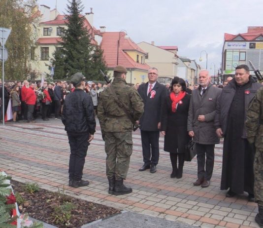 RADOSNE URODZINY OJCZYZNY – TARNOBRZEG PODZIĘKOWAŁ BOHATEROM
