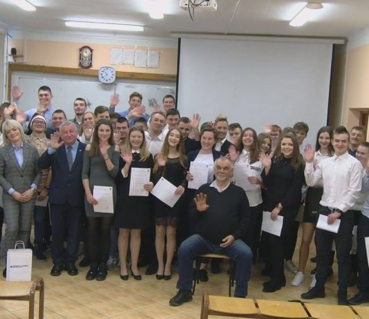 WYRÓŻNIENIA DLA NAJLEPSZYCH – STYPENDIA W ZESPOLE SZKÓŁ W GORZYCACH