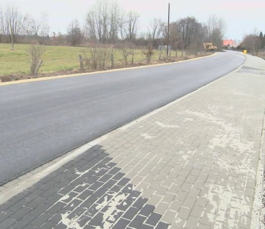 DROGA POWIATOWA W NOWYM WYDANIU – INWESTYCJA WE WRZAWACH ZAKOŃCZONA