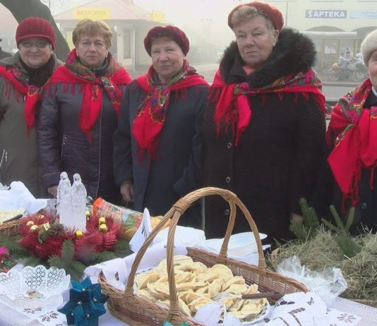 KLIMATYCZNA WIGILIA W PLENERZE – BARWNE ŚWIĘTOWANIE W GRĘBOWIE