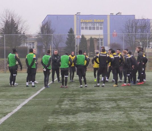 PRZYGOTOWANIA ROZPOCZĘTE – PIŁKARZE SIARKI WZNOWILI TRENINGI
