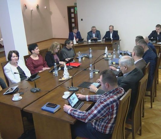 BARANÓW SANDOMIERSKI: RADNI JEDNOGŁOŚNIE UCHWALILI BUDŻET NA 2020 ROK
