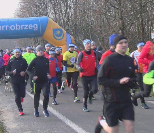 WSPÓLNIE ROZPOCZĘLI SEZON – ZIMOWY BIEG WOKÓŁ JEZIORA TARNOBRZESKIEGO