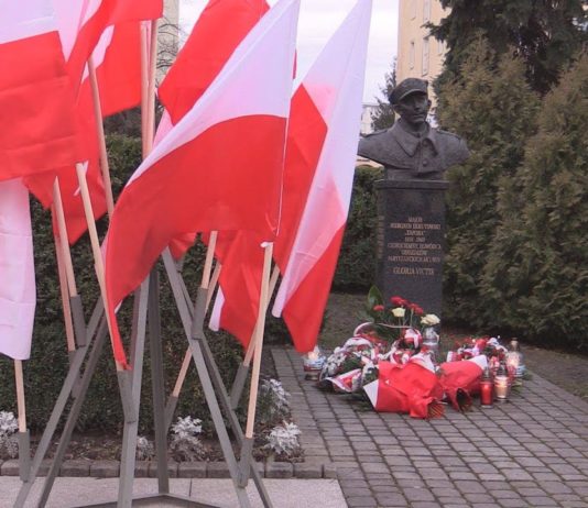 PAMIĘĆ W TARNOBRZEGU WCIĄŻ ŻYWA – WSPOMNIENIE ŻOŁNIERZY WYKLĘTYCH