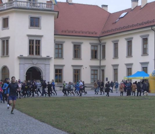 WILCZKI UPAMIĘTNIŁY WYKLĘTYCH – TROPEM PAMIĘCI W TARNOBRZEGU