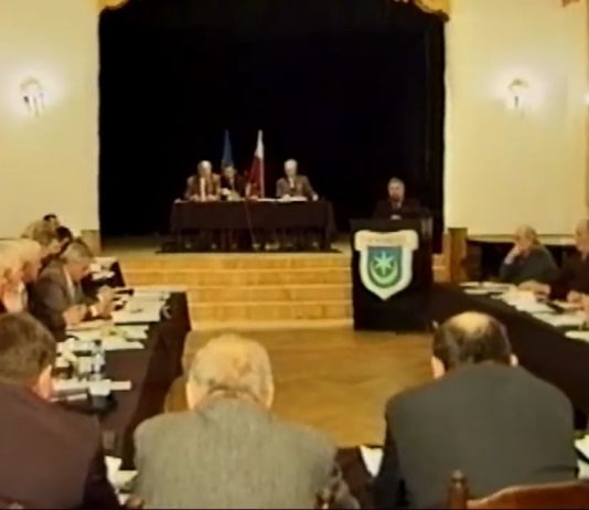 TARNOBRZEG 2001: PIERWSZA DEKADA SAMORZĄDU TERYTORIALNEGO