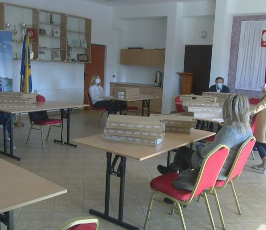 ZAKUPILI LAPTOPY DLA UCZNIÓW – W GORZYCACH WSPIERAJĄ EDUKACJĘ