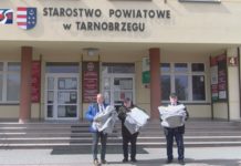 POMAGAJĄ SZYJĄC MASECZKI – MOBILIZACJA W POWIECIE TARNOBRZESKIM