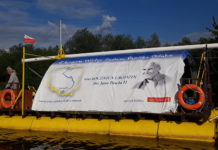 Strażacy z Dymitrowa pomagali załodze tratwy ,, Pielgrzym’’