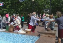 OD SENIORÓW DLA SENIORÓW – PRZEKAZALI ŚRODKI OCHRONY OSOBISTEJ