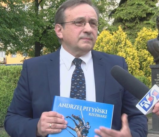 W HOŁDZIE WIELKIEMU ARTYŚCIE – NOWA KSIĄŻKA WITOLDA ZYCHA