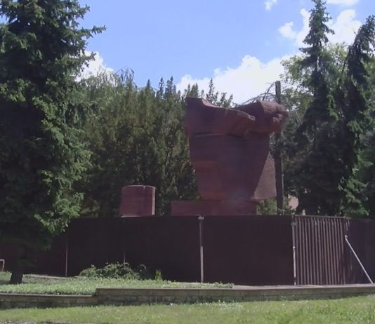 ZADBALI O WYGLĄD POMNIKA – „JĘDRUSIE” ODZYSKUJĄ BLASK