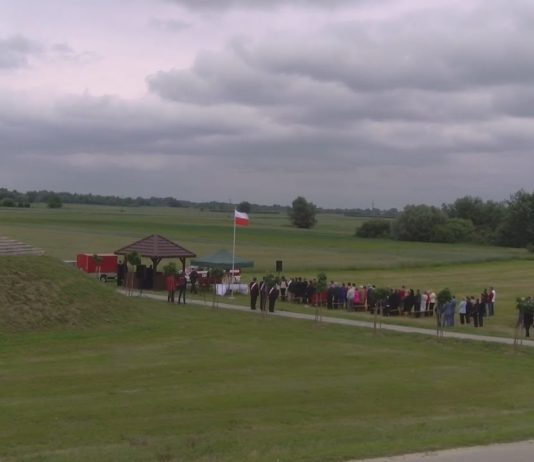 UROCZYSTOŚĆ PATRIOTYCZNA WE WRZAWACH – UPAMIĘTNILI ROCZNICĘ WAŻNEJ BITWY