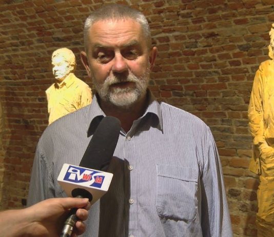 ARTYŚCI W ZAMKU TARNOWSKICH – UNIKALNE RZEŹBY JÓZEFA NOWAKA