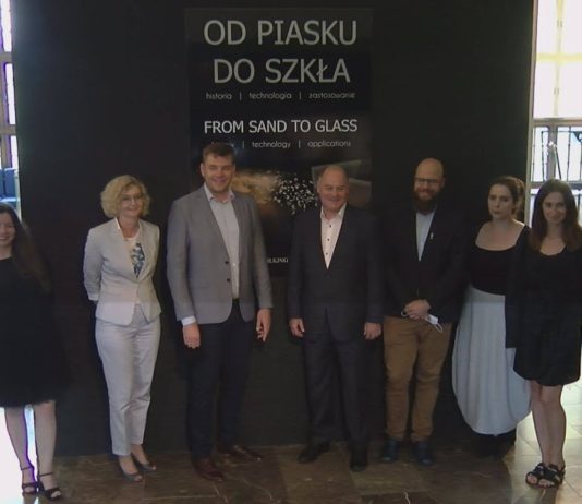 WYSTAWA „OD PIASKU DO SZKŁA” – SANDOMIERZ ŁĄCZY KULTURĘ I PRZEMYSŁ