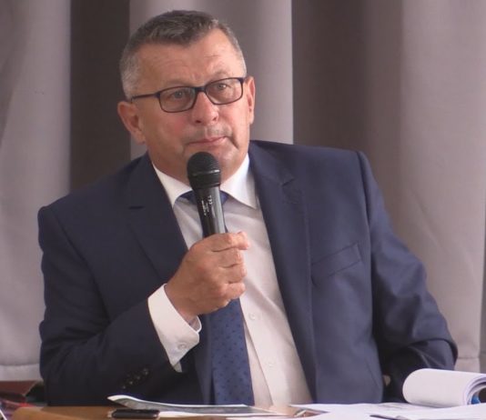 GRĘBÓW: JEDNOGŁOŚNE WOTUM ZAUFANIA I ABSOLUTORIUM DLA WÓJTA